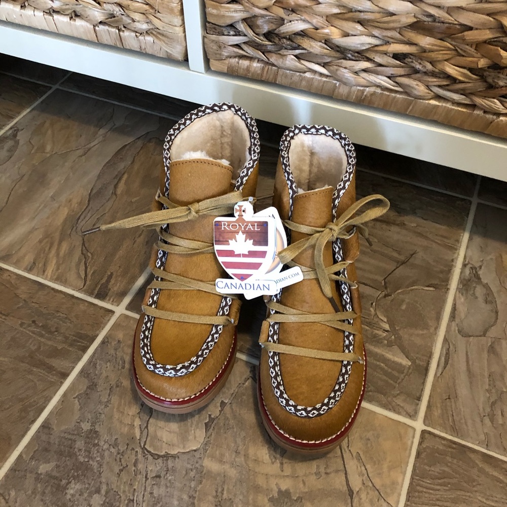 Royal Canadian Snow Bootie